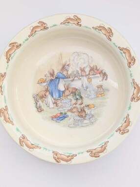 Royal Doulton Bunnykins English Fine Bone-China Albion Shaped Bath Scene Bowl